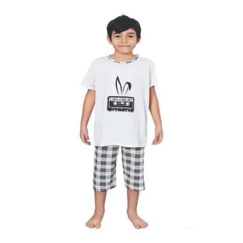 Pijama băieți, mânecă scurtă si pantalon 3/4, imprimeu iepure Hip Hop, alb