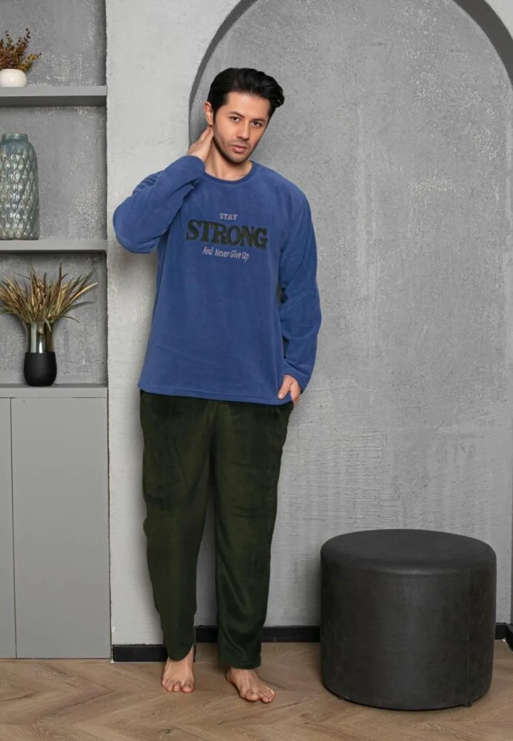 Pijama bărbați pentru sezonul rece albastru & verde închis „STAY STRONG And Never Give Up” – material polar